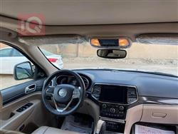 جیپ گراند شیرۆکی